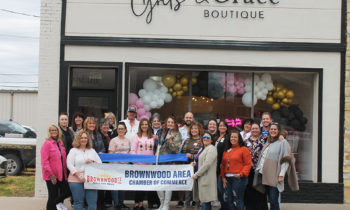 Ribbon Cutting for Grits and Grace Boutique